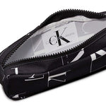 Calvin Klein Kids Astuccio Nero Monogram per Bambini (dettaglio)