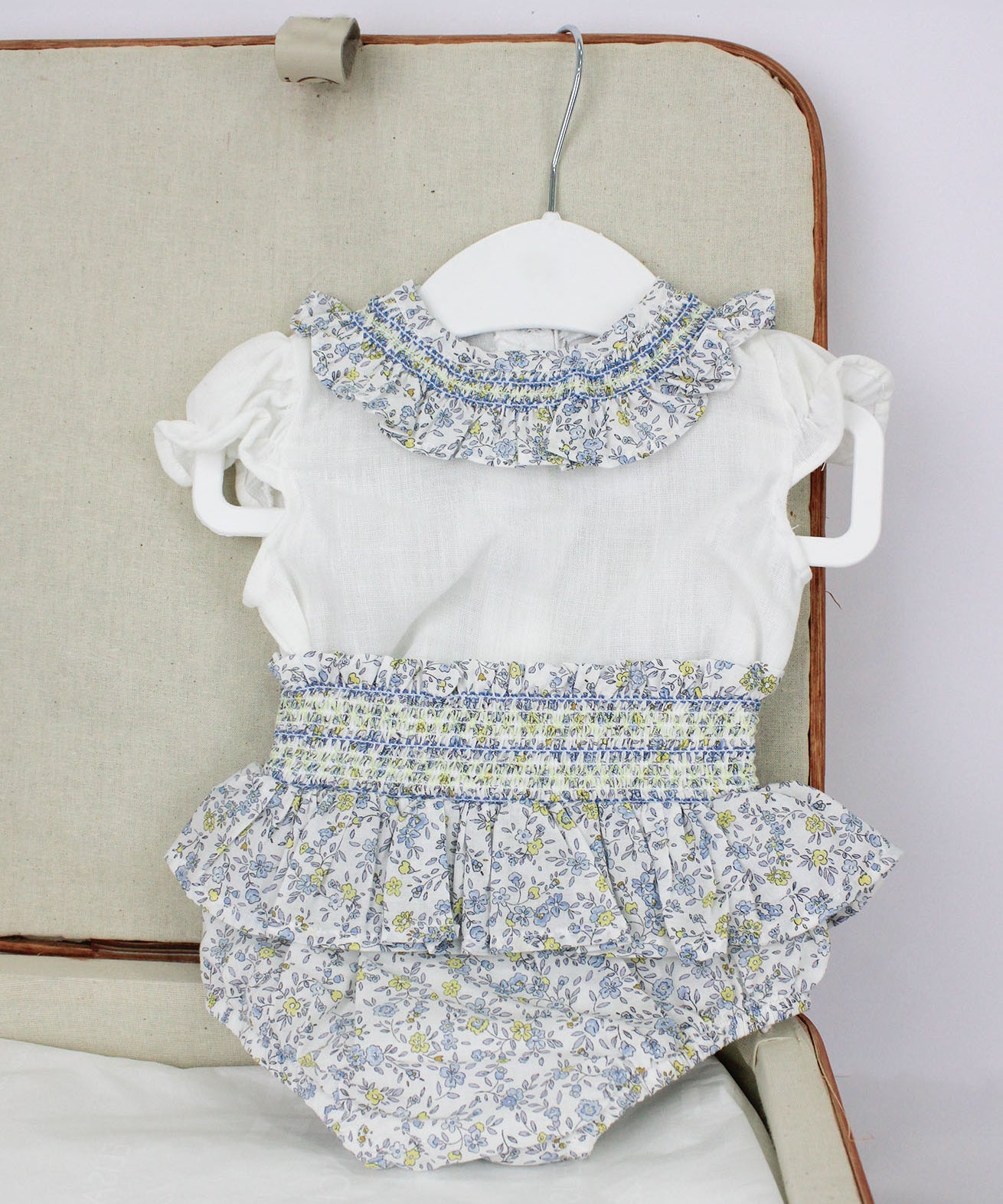 Deolinda T-shirt Bianca con Culotta Celeste per Neonate