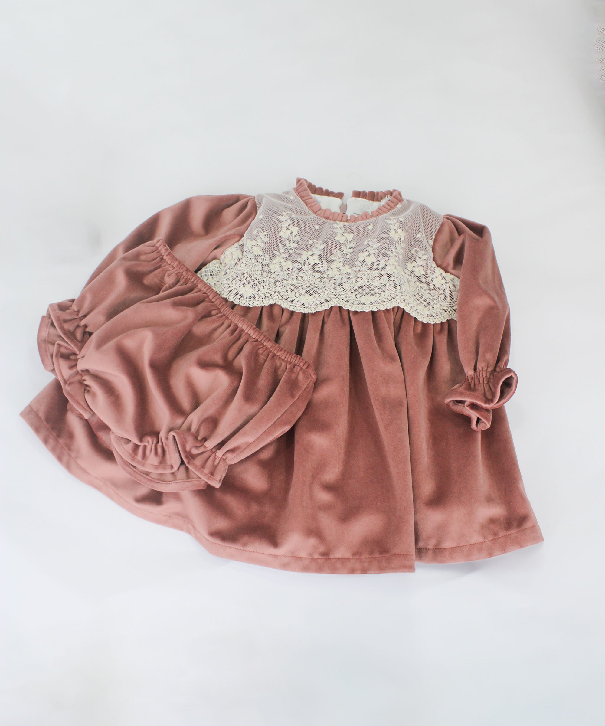 Deolinda Abito Rosa Antico con Culotte per Neonate (dettaglio)