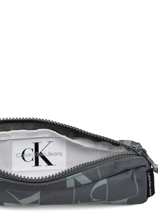 Calvin Klein Kids Astuccio Verde Monogram per Bambini  (dettaglio)
