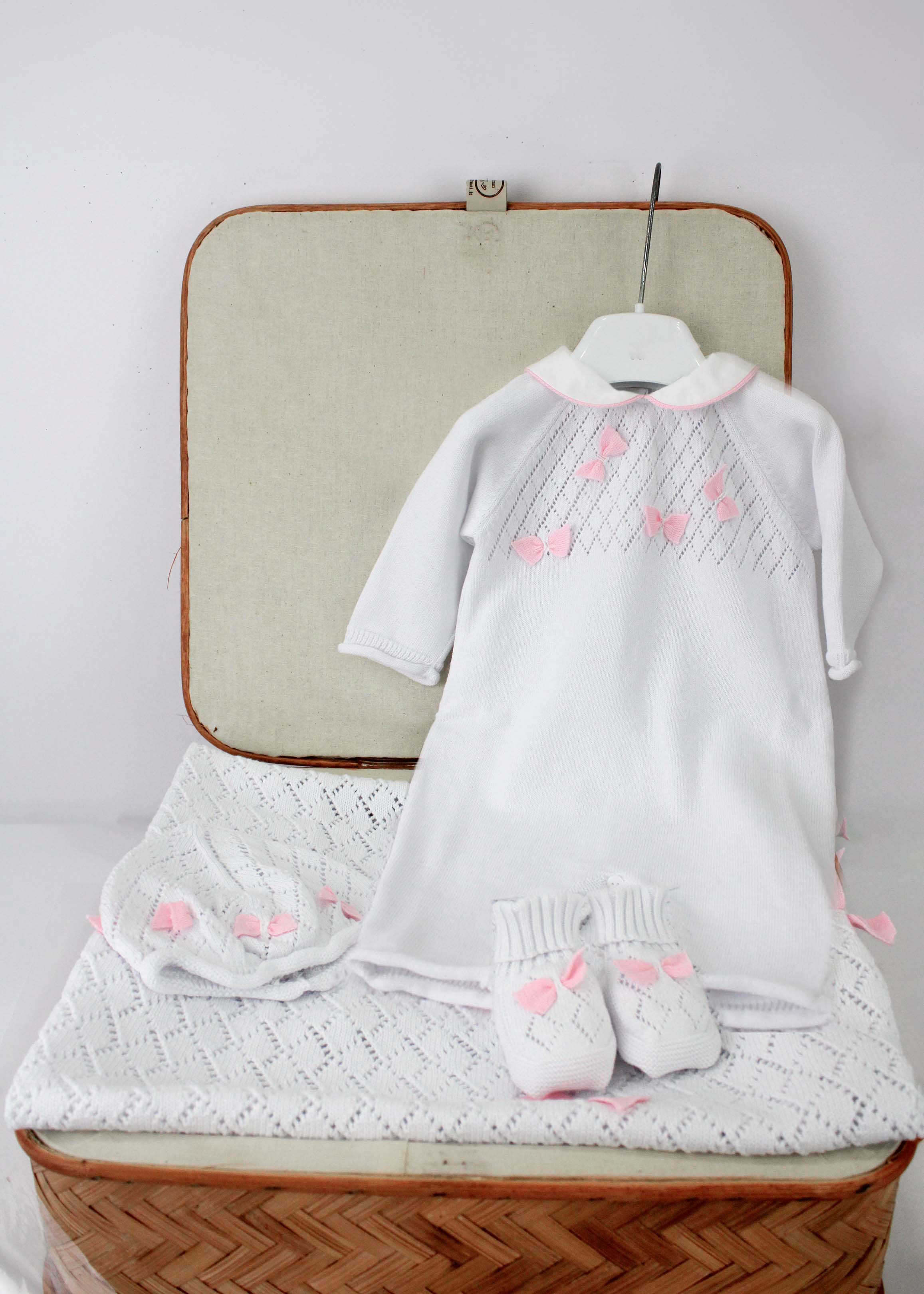 Le Coconne Corredino Bianco con Fiocchi con Tutina per Neonate