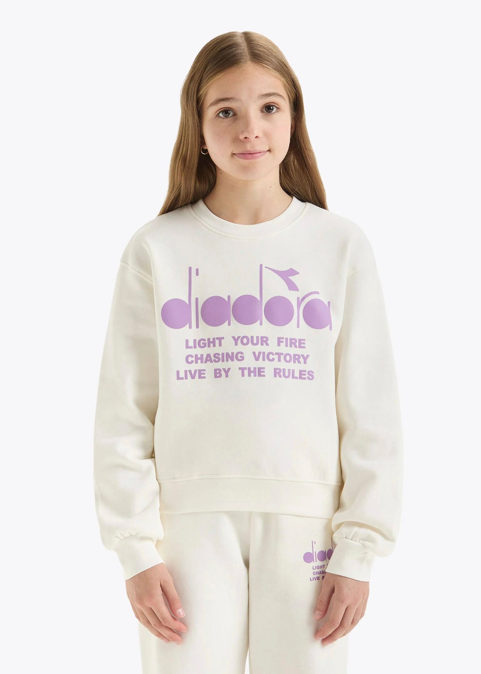 Felpa Girocollo Logo Pastel Diadora Kids Crema: Comfort e Stile per le Piccole Fashioniste