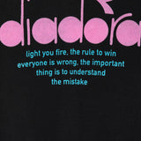 Diadora Kids Felpa con Cappuccio Nera: Design Sportivo e Logo a Contrasto per un Look Contemporaneo