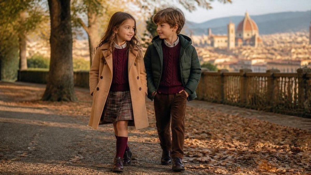 Bambini vestiti con capi autunno inverno in un parco di Firenze