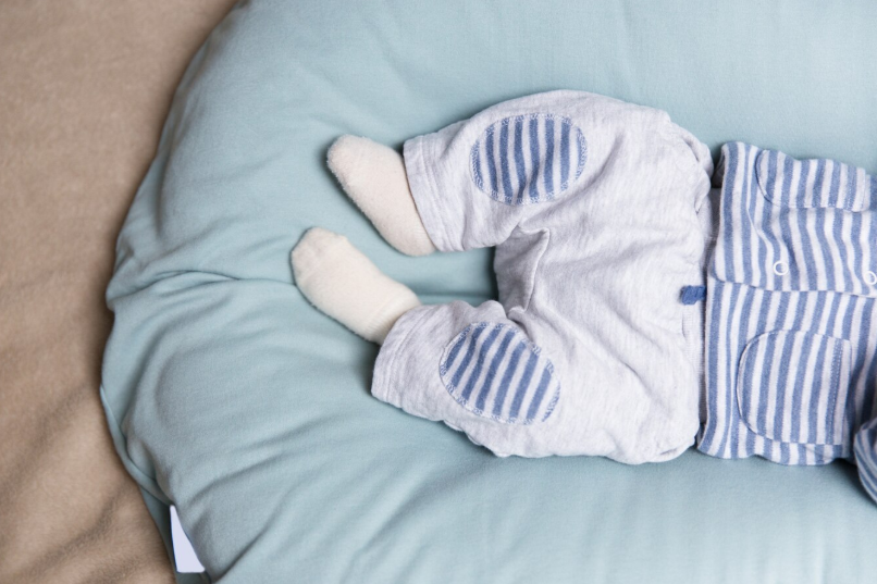 come vestire neonato per la nanna