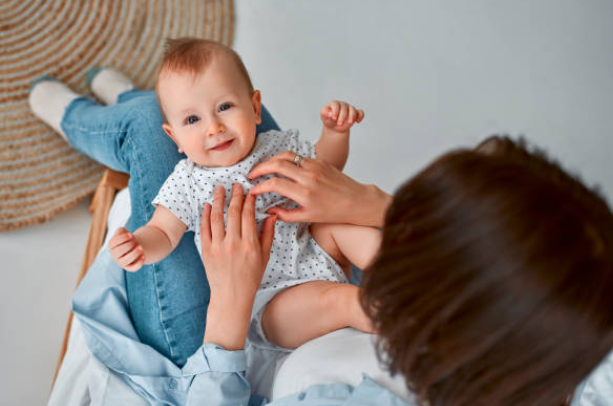 Come vestire il neonato a strati
