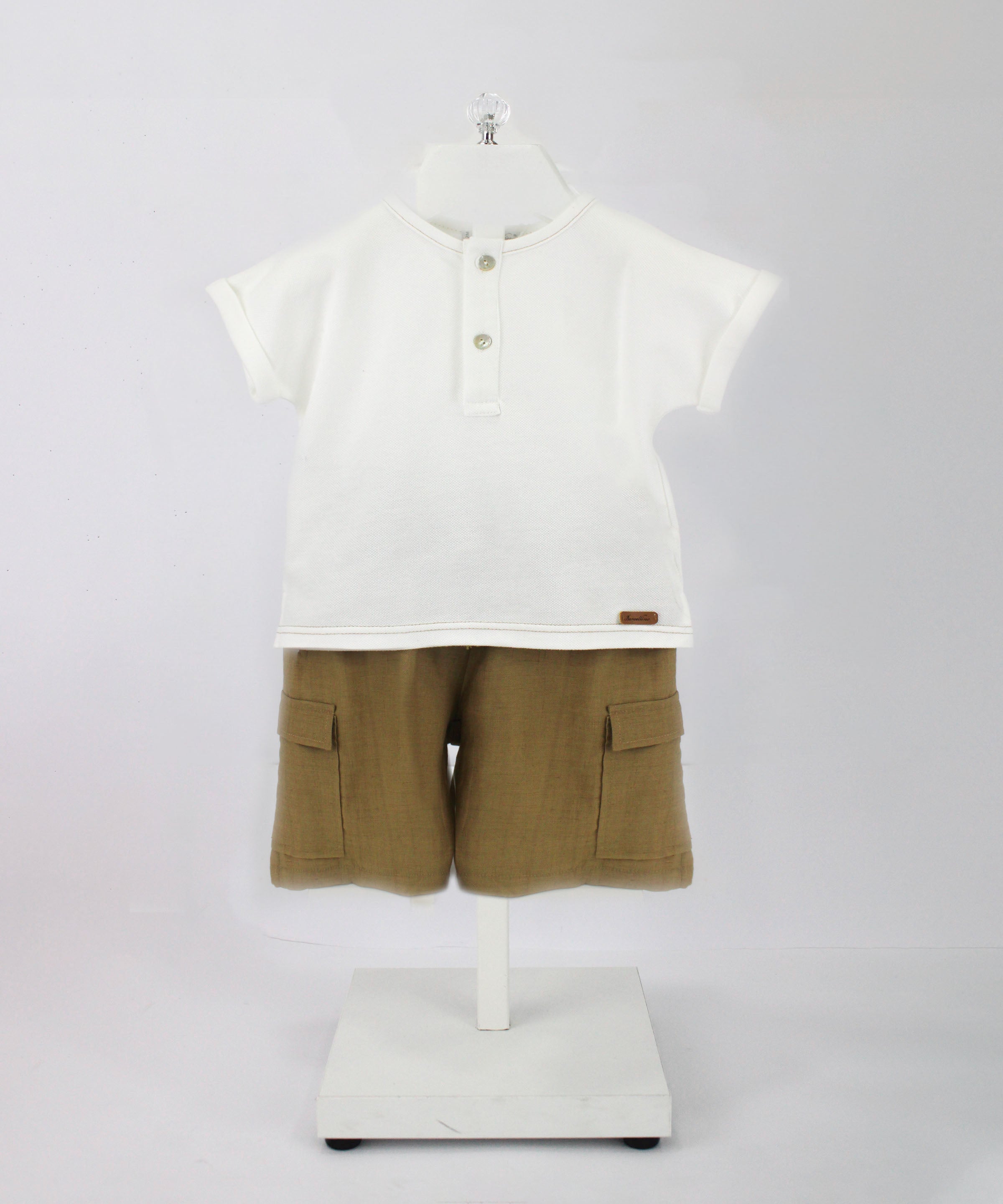 Barcellino T-shirt Bianca con Shorts Beige per Neonati