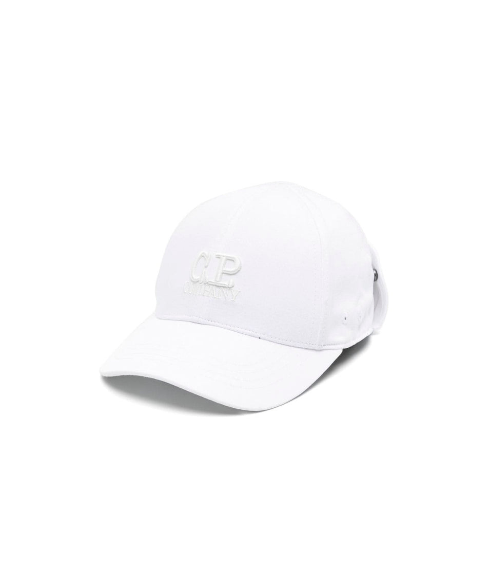 C.P. Company Kids Berretto Bianco con Applicazione per Bambini (fronte)