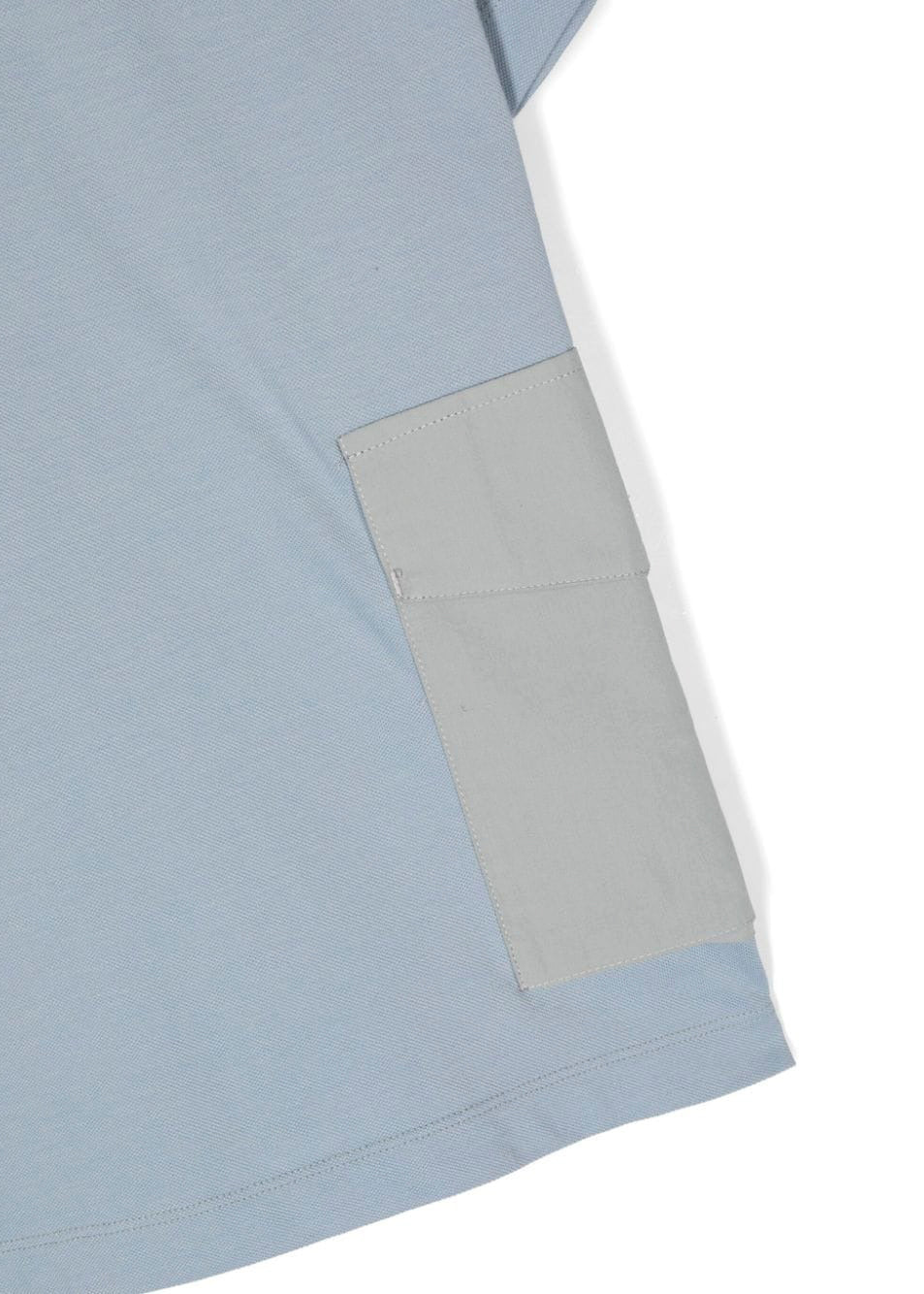 C.P. Company Kids T-shirt Blu Acciaio con Applicazione Tasche per Bambini (dettaglio)