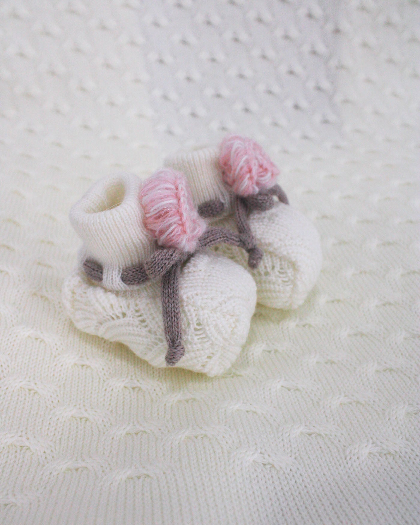 Marlù Scarpine Vaniglia con Rosa per neonate