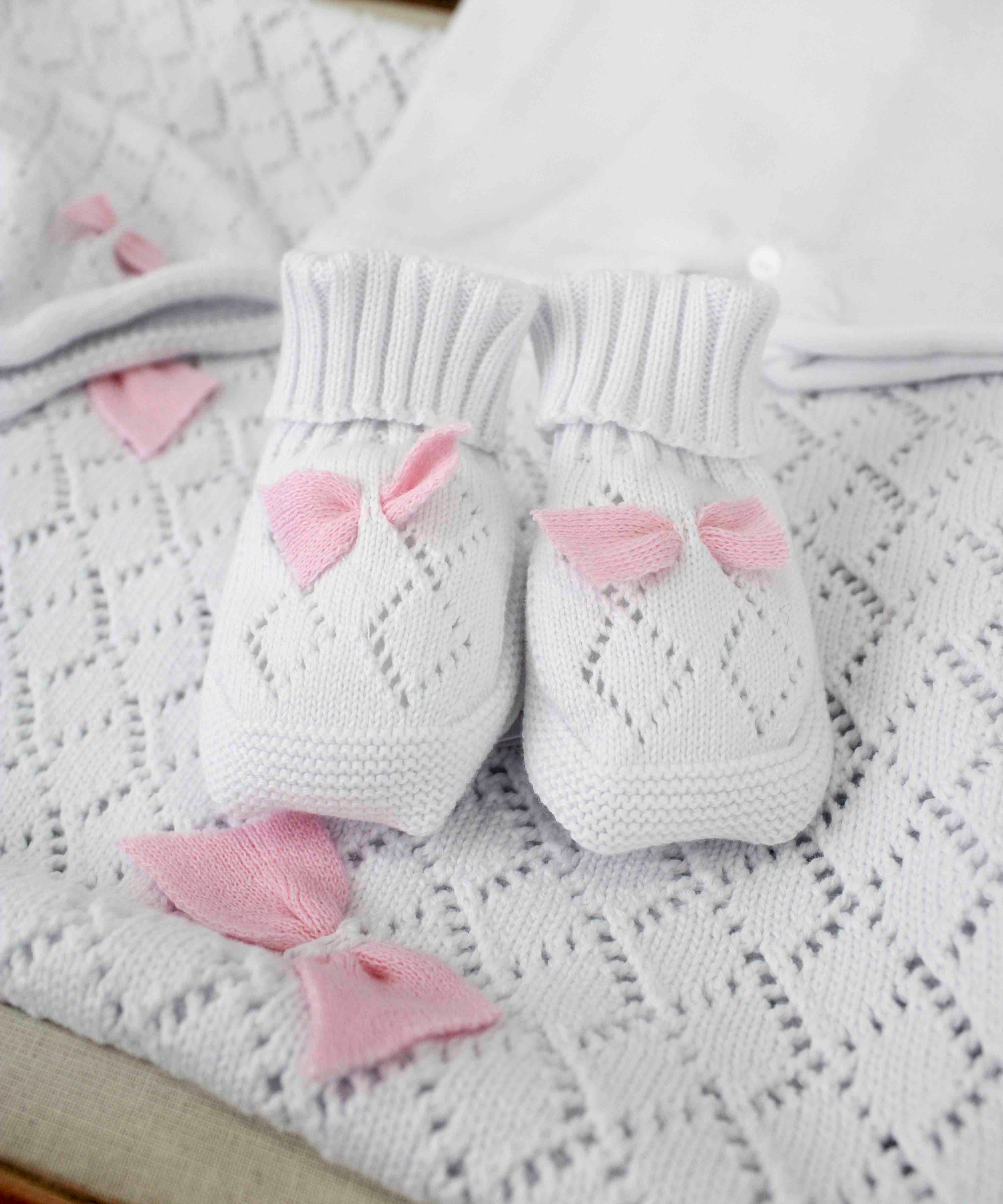 Le Coconne Scarpine Bianche con Fiocchi per Neonate