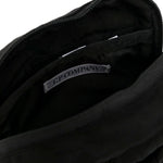 C.P. Company Kids Borsa a Spalla Nera con Ricamo per Bambini(DETTAGLIO)