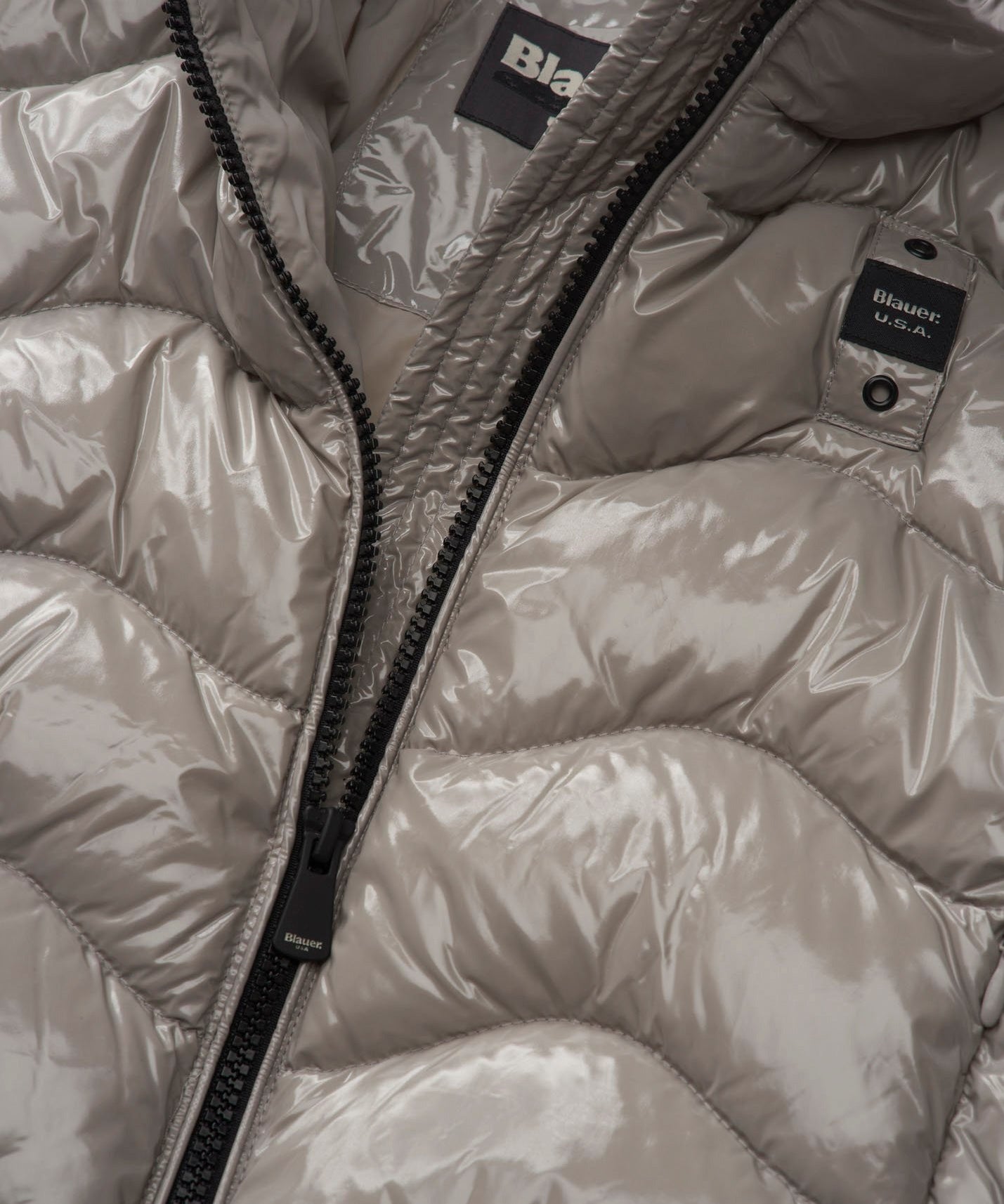 Blauer Kids Giubbino Grigio Lucido con Collo Alto per Bambine (dettaglio)