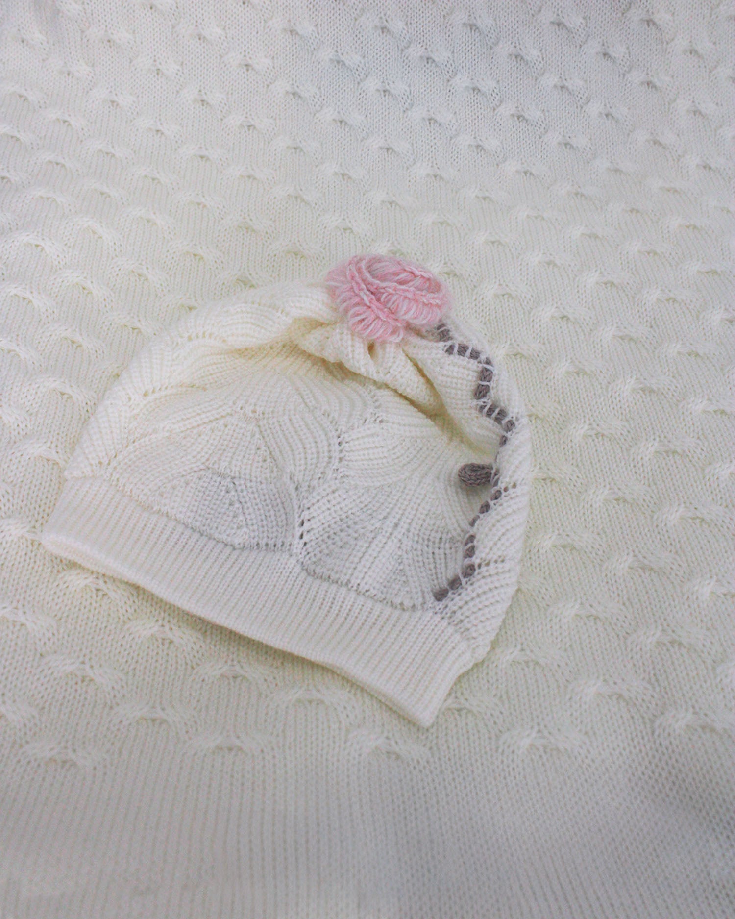 Marlù Cappello Vaniglia con Rosa per neonate