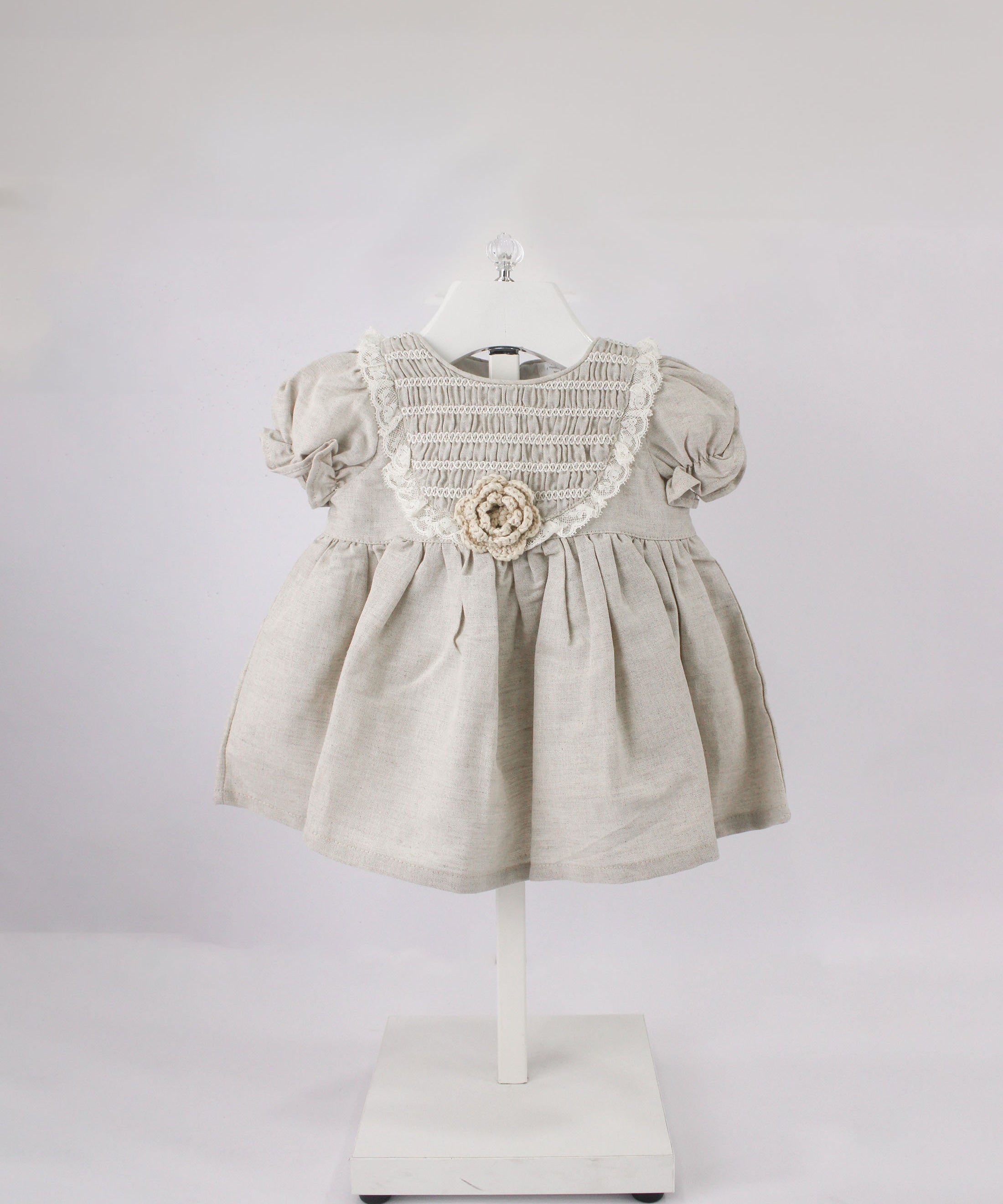 Deolinda Abito Beige con Ricami e Fiore per Neonate
