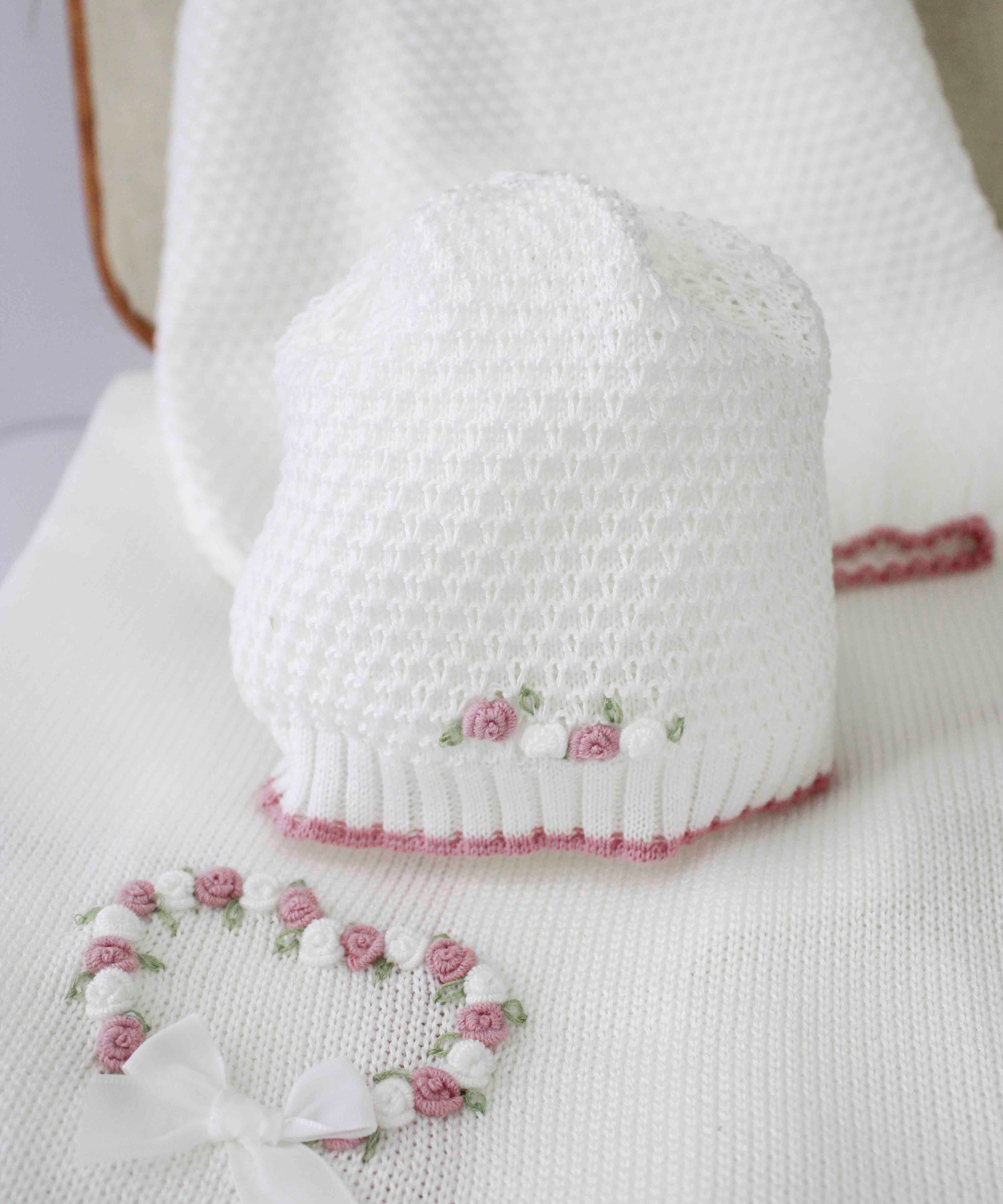 Marlù Cappellino Bianco/Rosa con Ricami Fiori per Neonate