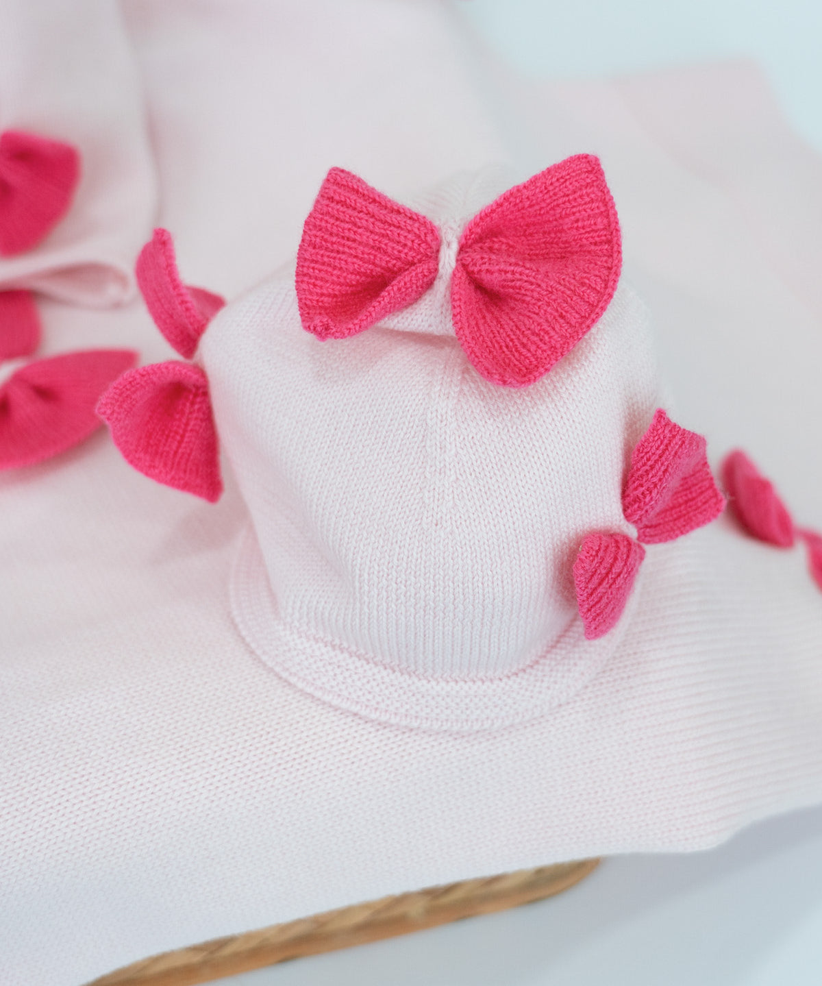 Le Coconnè Cappello Rosa con Fiocchi per Neonate
