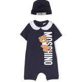 Moschino Kids Pagliaccetto Blu con Berretto Teddy Bear per Neonati (fronte)