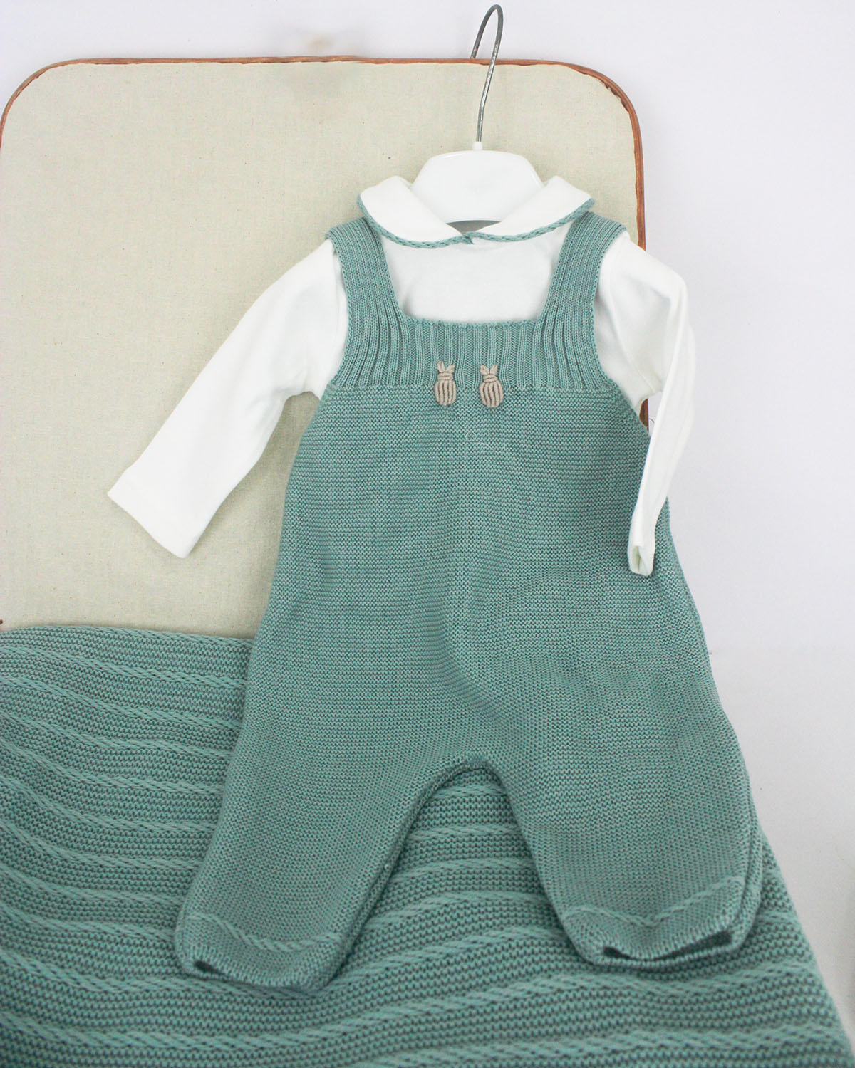 Marlù Pagliaccetto Verde Salvia/Vaniglia con Cardigan per Neonati