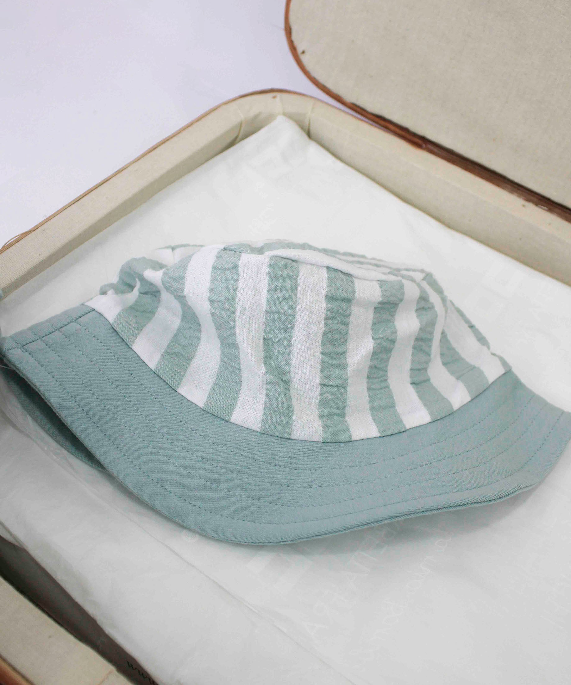 Minibanda Pagliaccetto a Righe Verde Acqua con Cappellino per Neonati