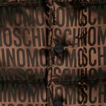 Moschino Kids Giubbino Smanicato Marrone con Logo Monogram per Bambini (dettaglio)