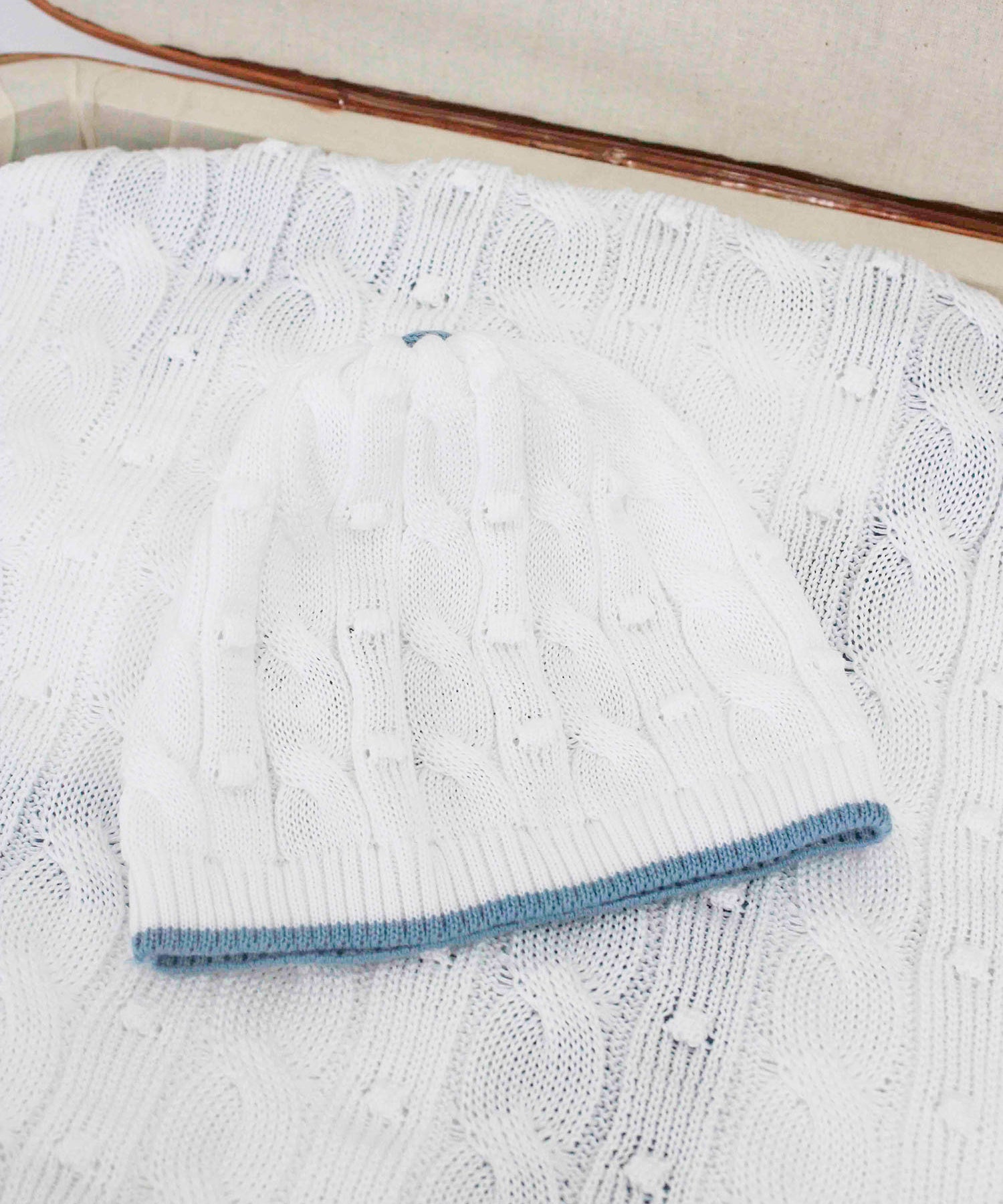 Marlù Cappello Bianco/Celeste per Neonati