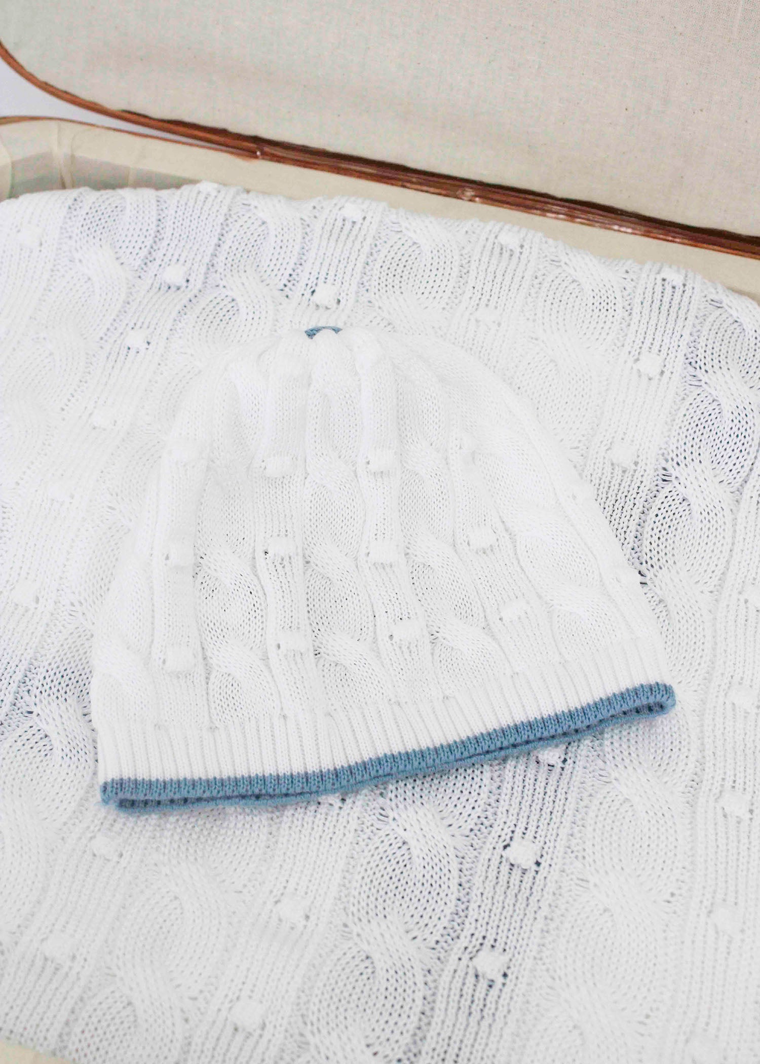 Marlù Cappello Bianco/Celeste per Neonati