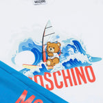 Moschino Kids T-Shirt Bianca con Shorts Azzurri con Stampa per Bambini