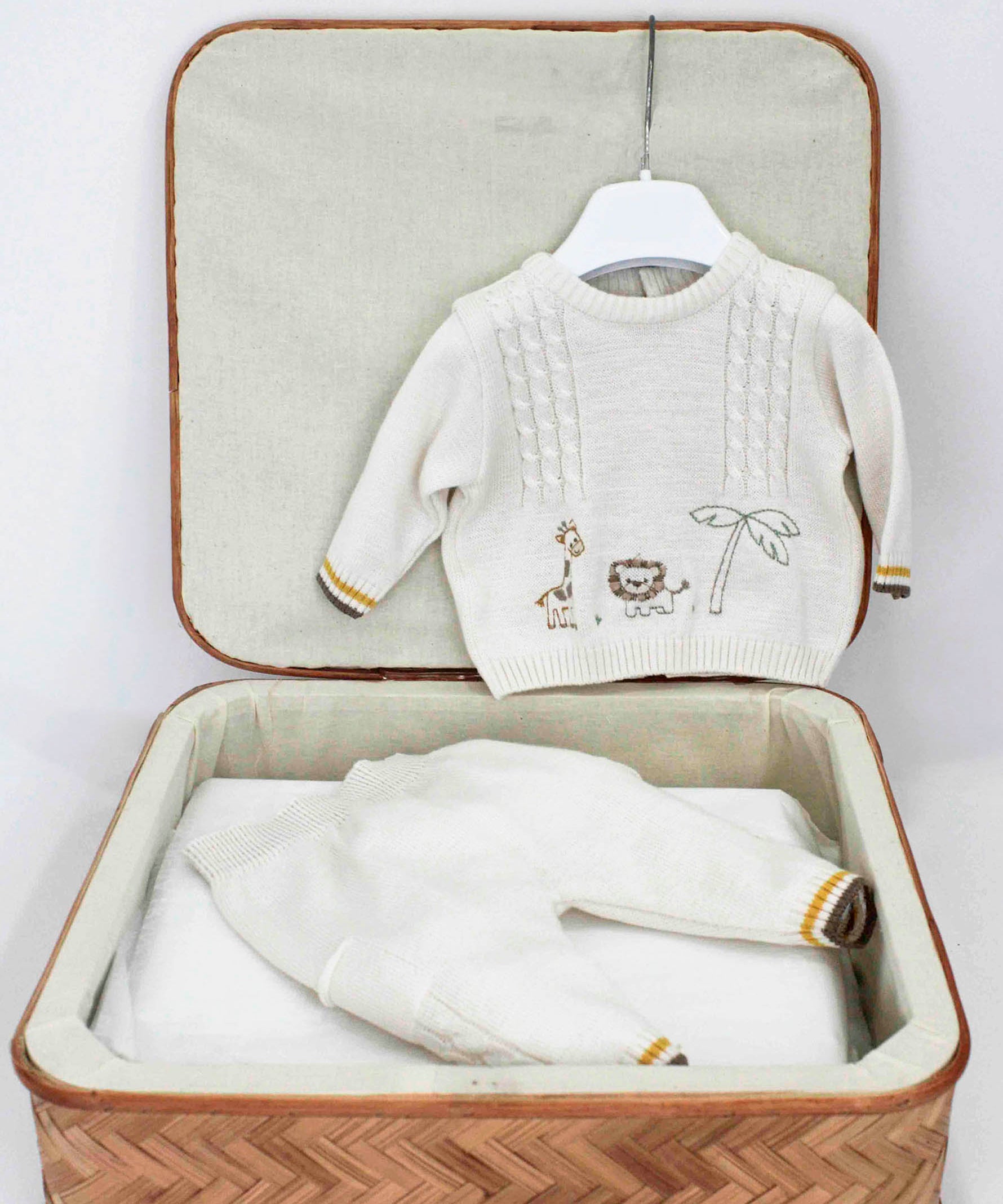 Marlù Completo Beige con Ricamo per Neonati