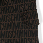 Moschino Kids Pantaloni Marroni in Tuta con Logo Monogram per Bambini (dettaglio)
