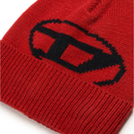 Diesel Kids Cappello Beanie Bordeaux con Intarso Oval D (dettaglio)