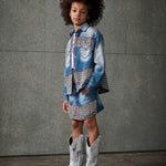 Dsquared2 Kids Camicia Denim Crystal per Bambine (look indossato)