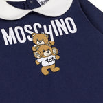 Moschino Kids Tutina Blu con Stampa Logo Teddy Bear per Neonati (dettaglio)