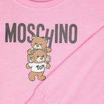 Moschino Kids Abito Rosa con Stampa Logo per Bambine (dettaglio)