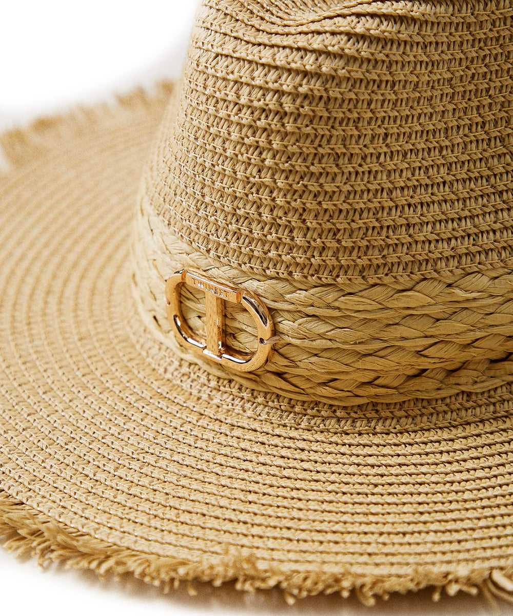 Twinset Kids Cappello Effetto Paglia Sfrangiato con Logo per Bambine (dettaglio)