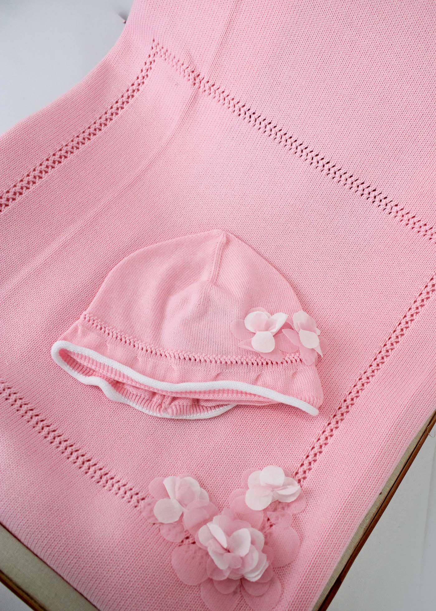 Le Coconne Cappellino Rosa con Fiori per Neonate