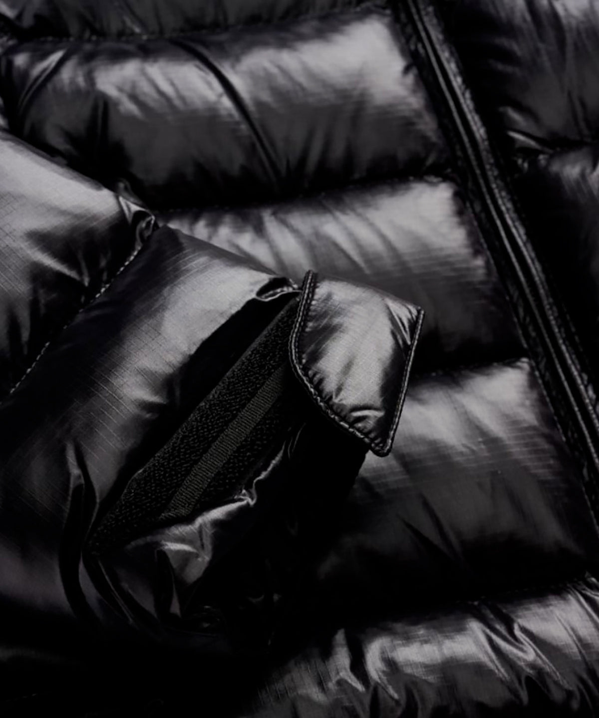 Blauer Kids Giubbino Nero con Cappuccio e Polsini con Strappo ANSEL JUNIOR per Bambini