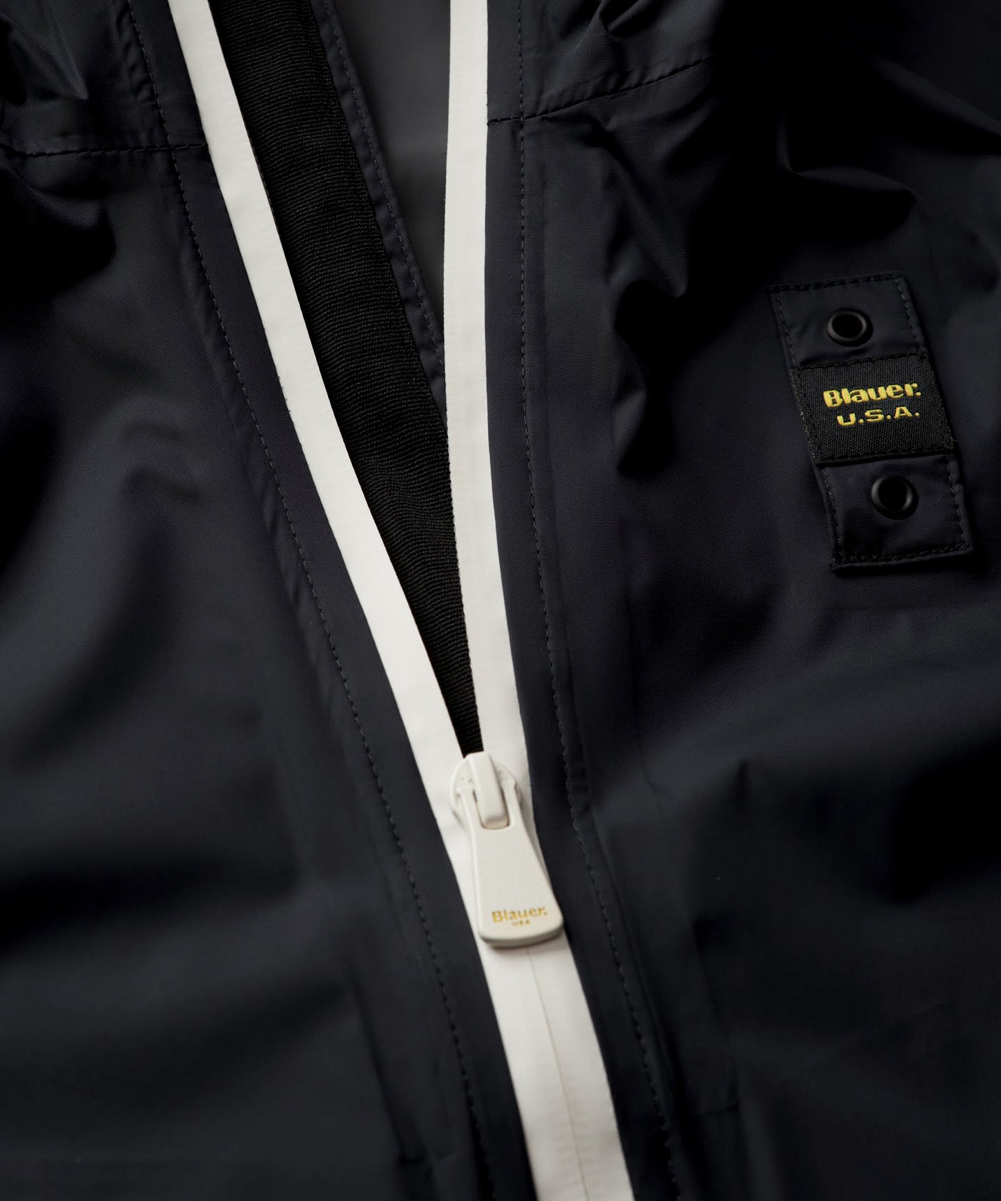 Blauer Kids Giacca a Vento Nera per Bambini (dettaglio zip)