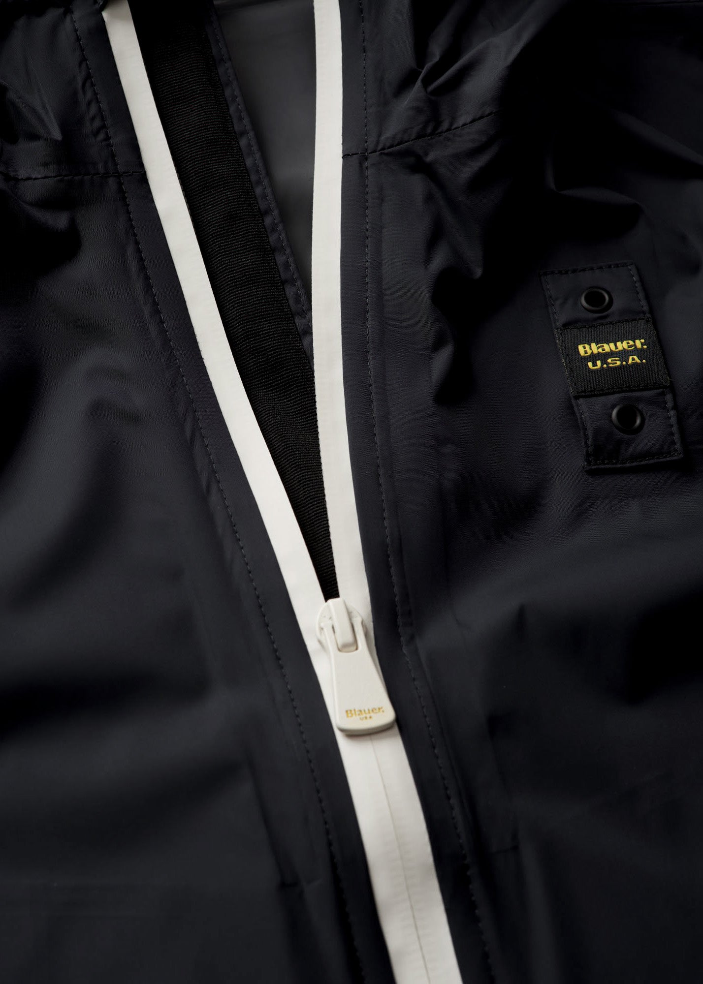 Blauer Kids Giacca a Vento Nera per Bambini (dettaglio zip)