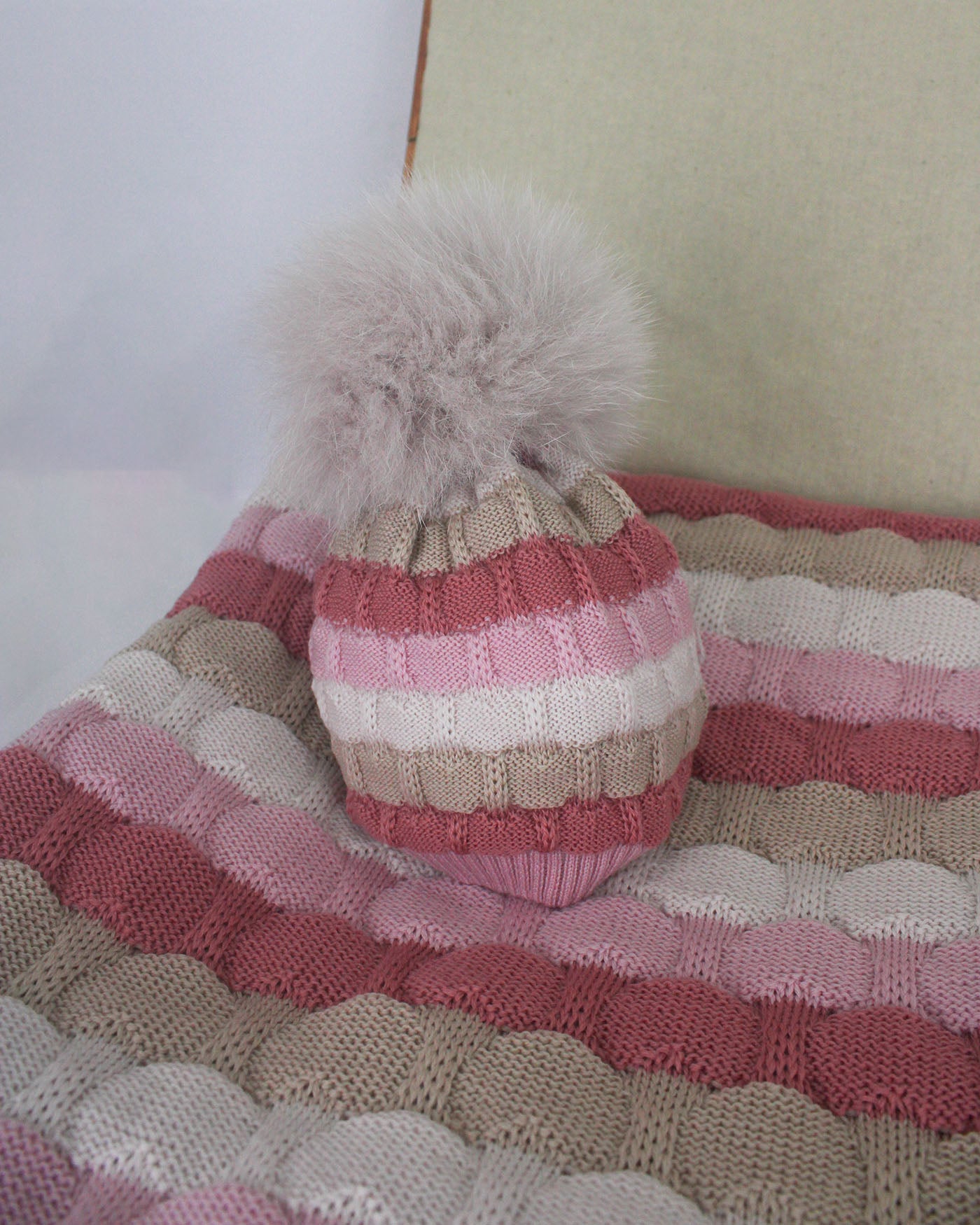 Marlu Cappello Multicolor con Pon Pon per Neonate