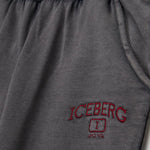 Iceberg Kids Pantaloni Joggers Piombo con Logo in Rilievo per Bambini (dettaglio)
