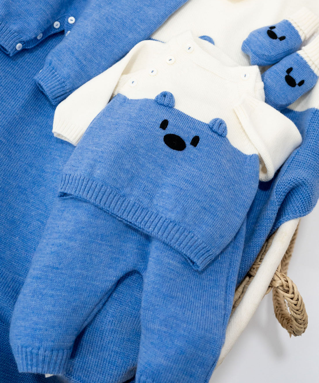 Le Coconnè Completo Bianco/Azzurro per Neonati