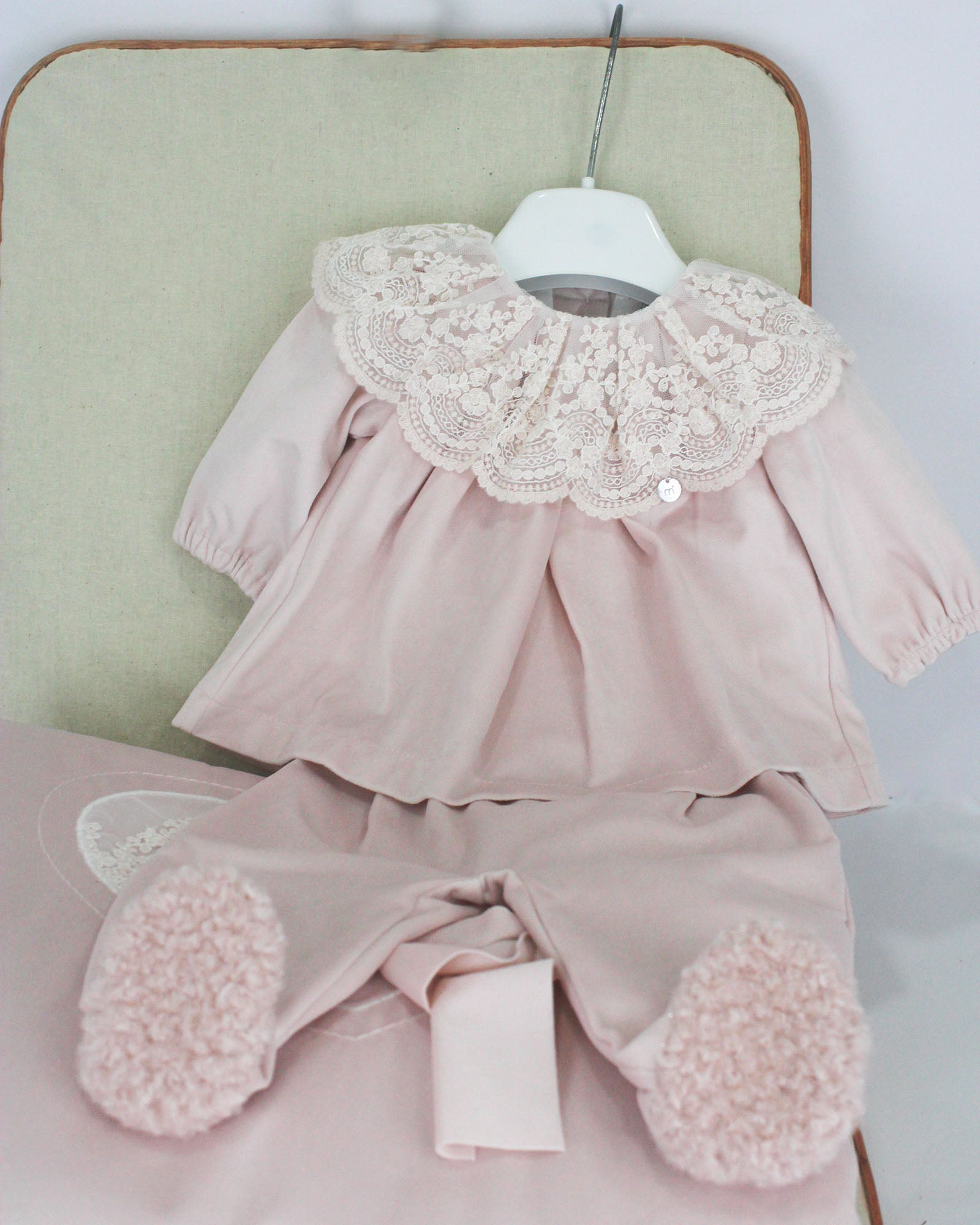 Marlù Completo Rosa Cipria con Merletto per Neonate