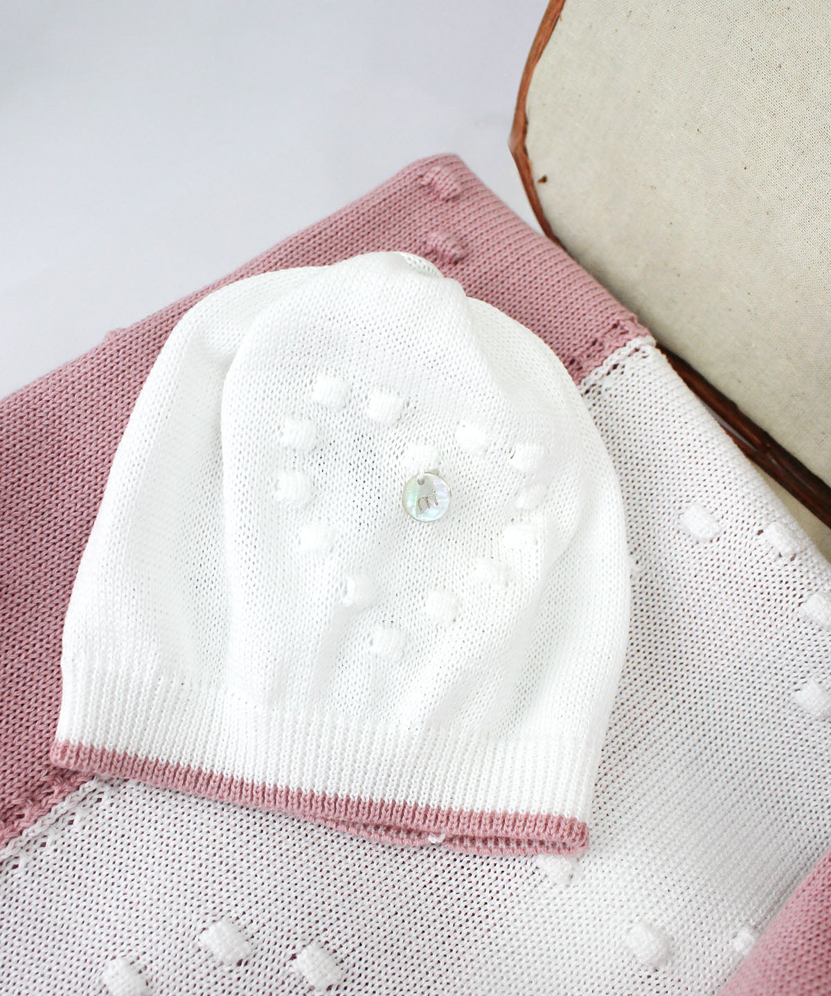 Marlù Cappellino Bianco/Rosa con Ricami per Neonate
