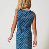 Twinset Kids Abito in Denim con Oval T All Over per Bambine (indossato retro)