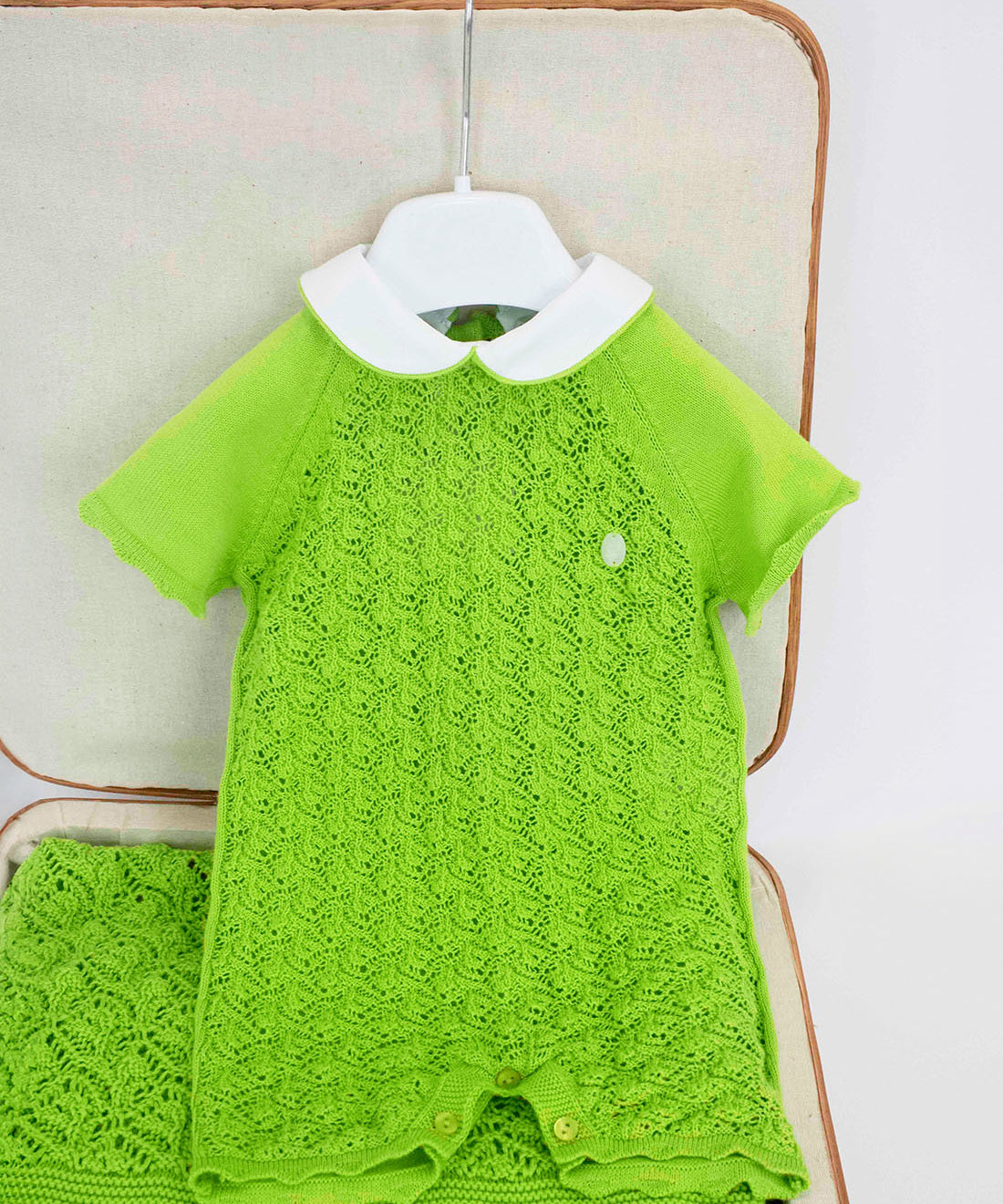 Le Coconne Pagliaccetto Verde per Neonate (fronte)