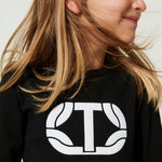 Twinset Kids T-shirt Nera Crop con Logo Gommato per Bambine (dettaglio)