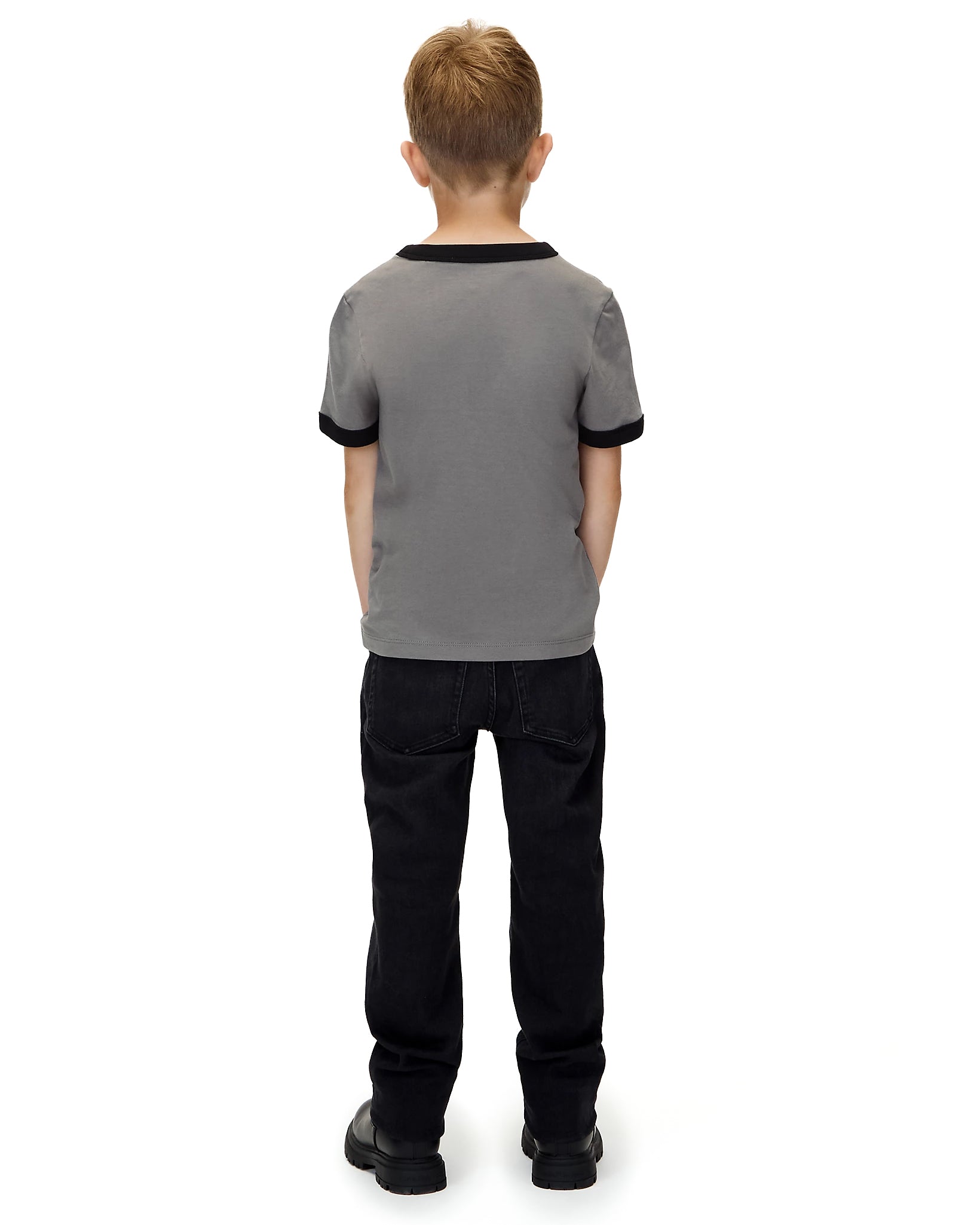 Calvin Klein Kids T-Shirt Grigia con Dettagli Neri a Contrasto e Patch Logo a Contrasto per Bambini