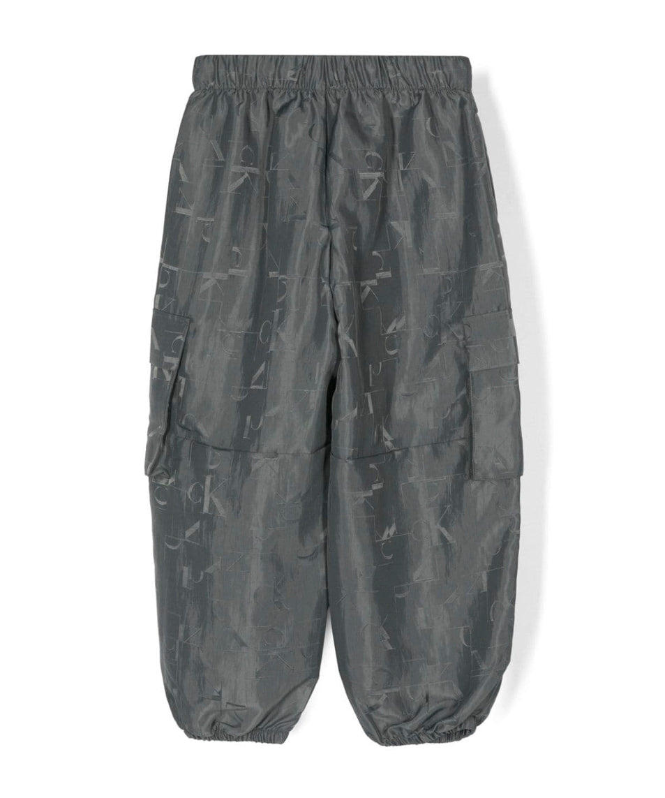 Calvin Klein Kids Pantaloni Grigi Antracite con Stampa Monogram per Bambini (retro)
