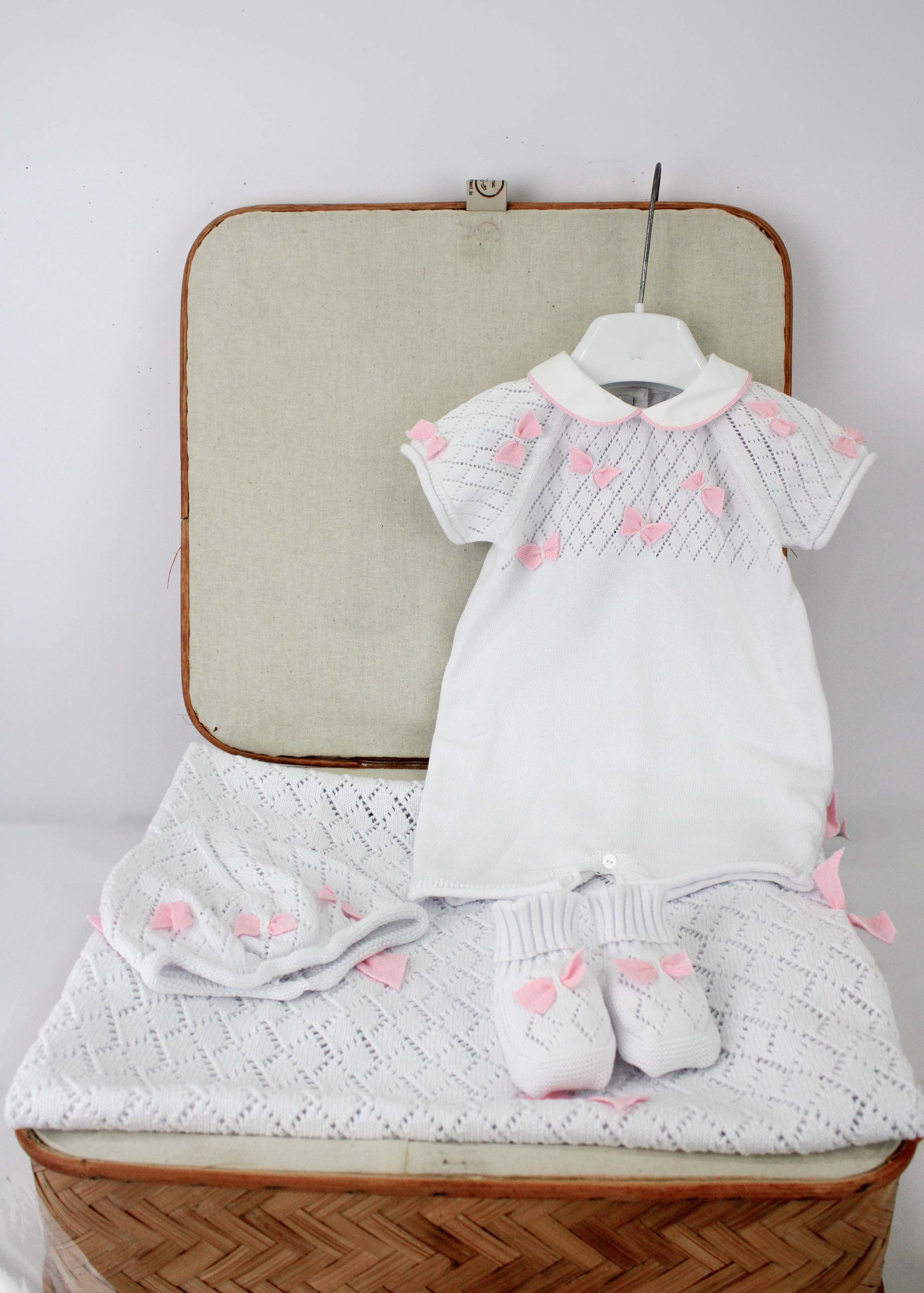 Le Coconne Corredino Bianco con Fiocchi con Pagliaccetto per Neonate